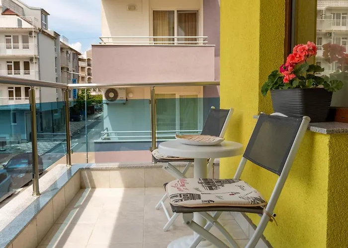 Helios Luxury Апартхотел