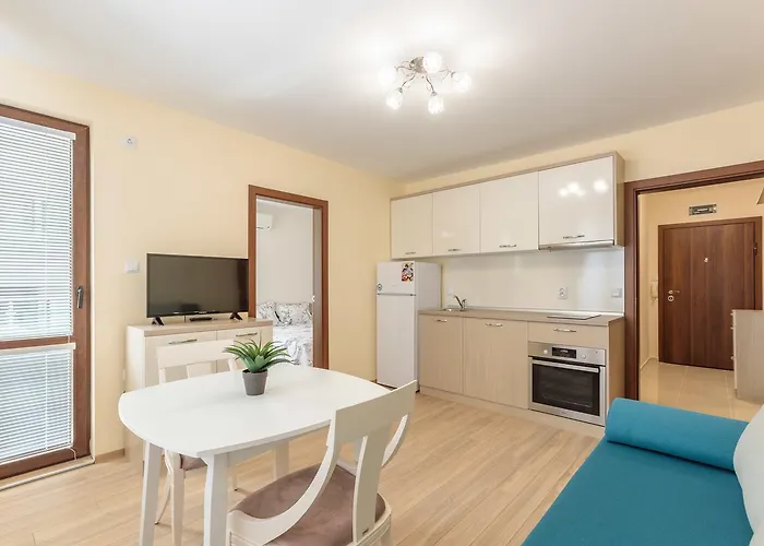 Helios Luxury Апартхотел