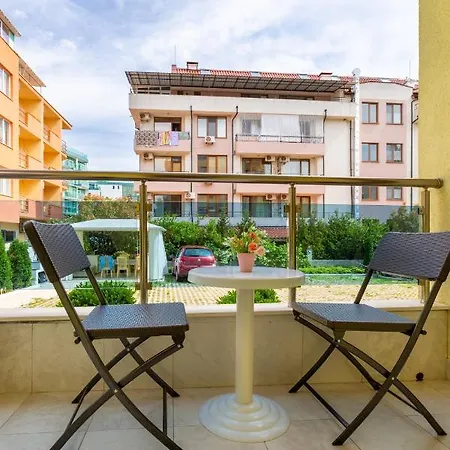 Helios Luxury Aparthotel 2*