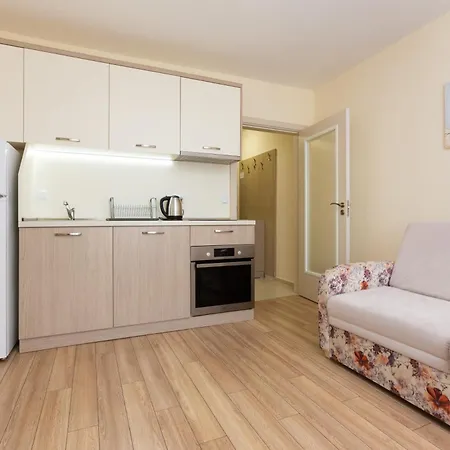 Helios Luxury 3* プリモルスコ