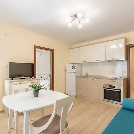 Helios Luxury شقة فندقية