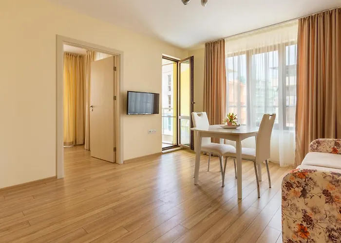 Ξενοδοχείο με διαμερίσματα Helios Luxury 3*