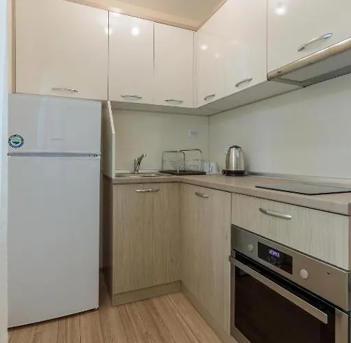 Helios Luxury Ξενοδοχείο με διαμερίσματα 3*