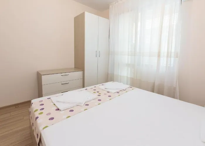 Ξενοδοχείο με διαμερίσματα Helios Luxury Πριμόρσκο
