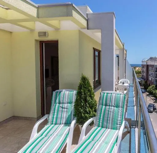 Ξενοδοχείο με διαμερίσματα Helios Luxury Πριμόρσκο