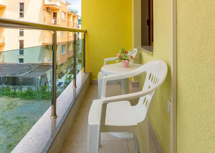 Helios Luxury Ξενοδοχείο με διαμερίσματα 3*