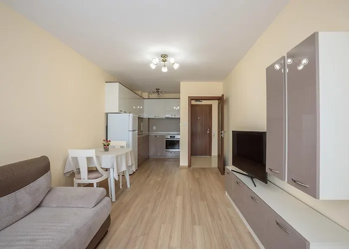 Ξενοδοχείο με διαμερίσματα Helios Luxury 3*
