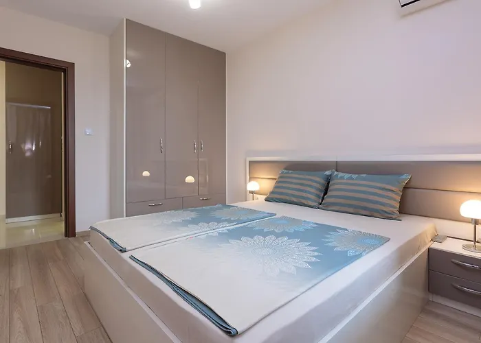 Ξενοδοχείο με διαμερίσματα Helios Luxury 3*